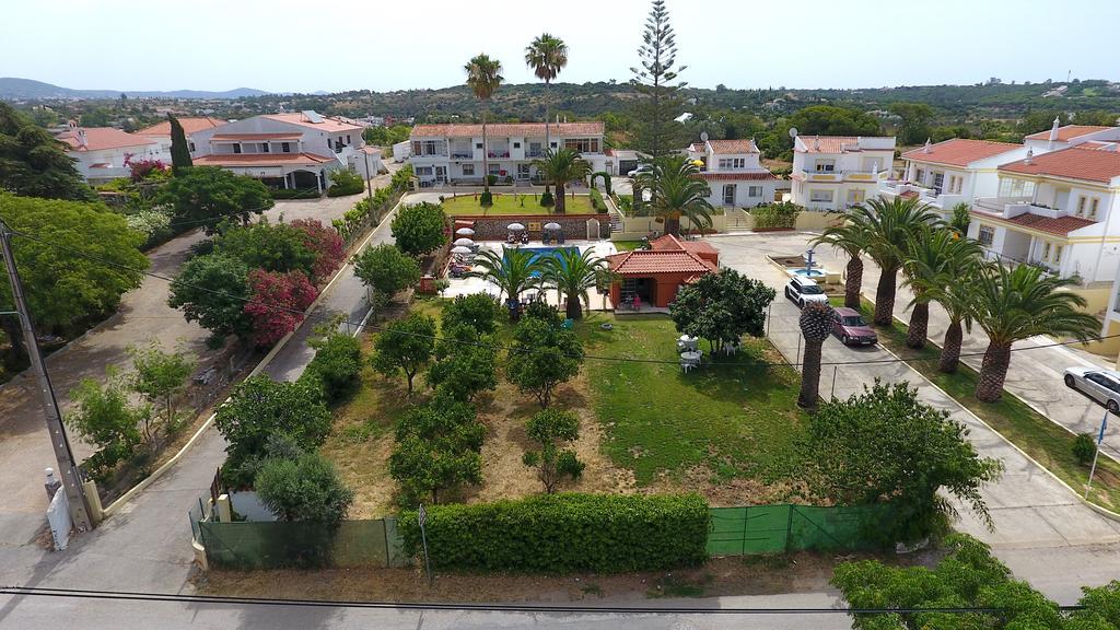 Villa Belinha - Guest House Quarteira Quarto foto